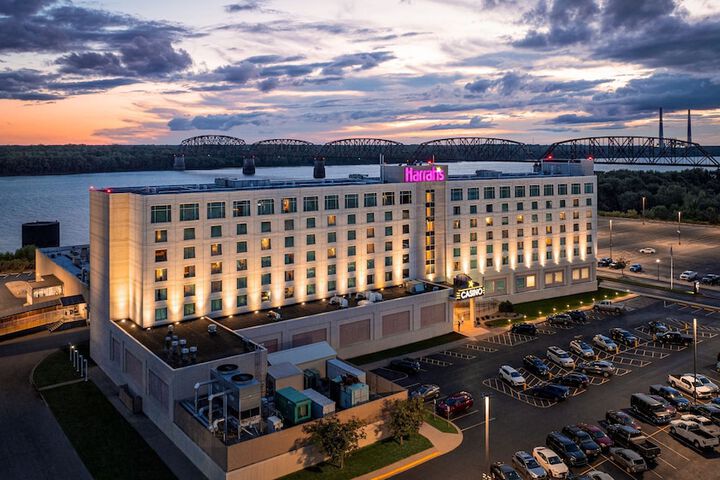 Harrahs Metropolis Hotel & Casino - a Caesars Rewards Destination