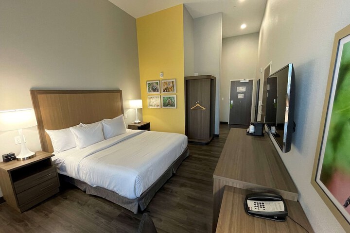 Room 41 of 60