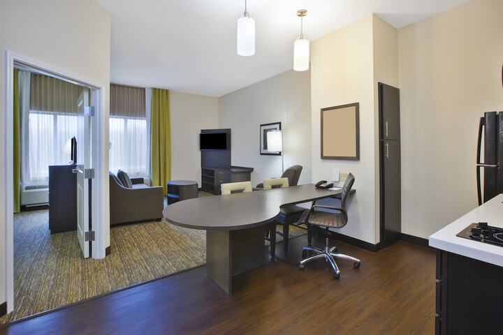 Room 33 of 40