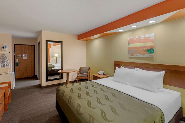 Room 21 of 40