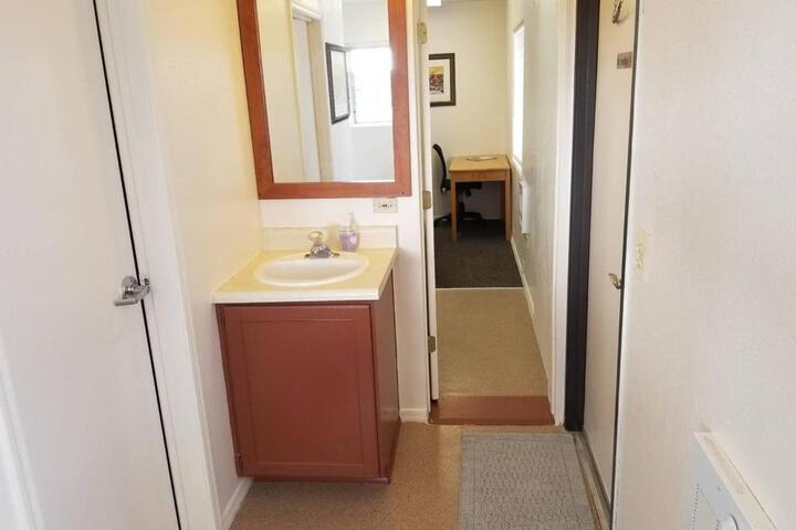 Private Grand Canyon Suite Sleeps 6 2BR 2BA 20 Mins to S Rim in Valle
