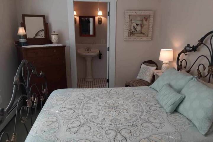 Room 7 of 37