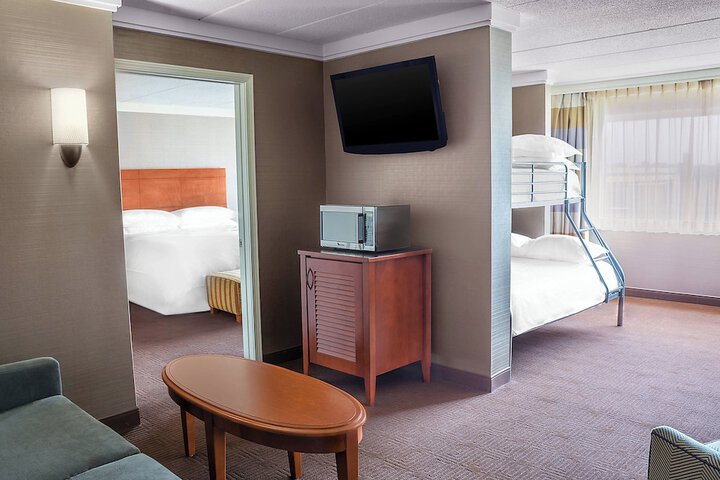 Room 32 of 73