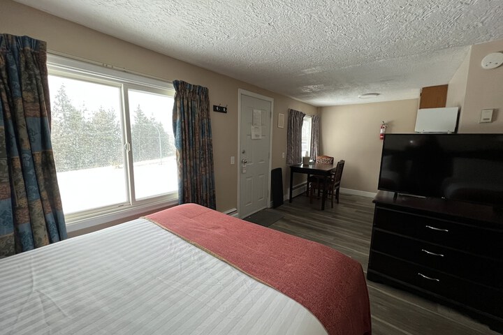 Room 82 of 153
