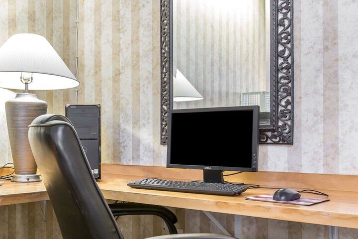 Business Center 26 of 26