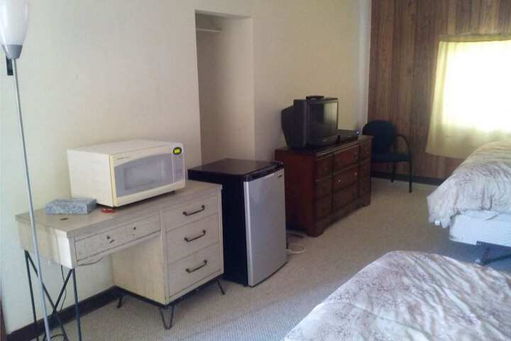 Room 4 of 18