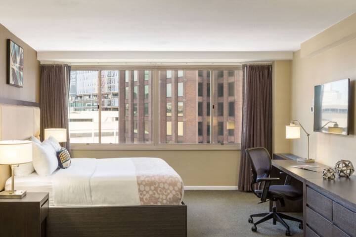 The Windsor Suites
