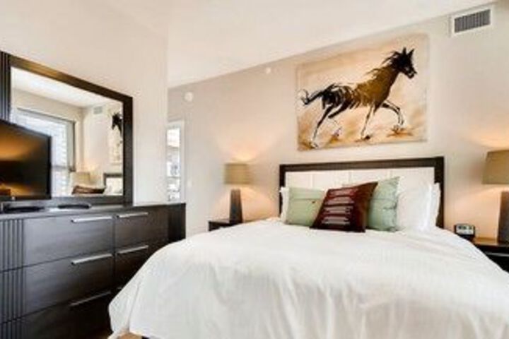 Global Luxury Suites Near Canyon Lakes