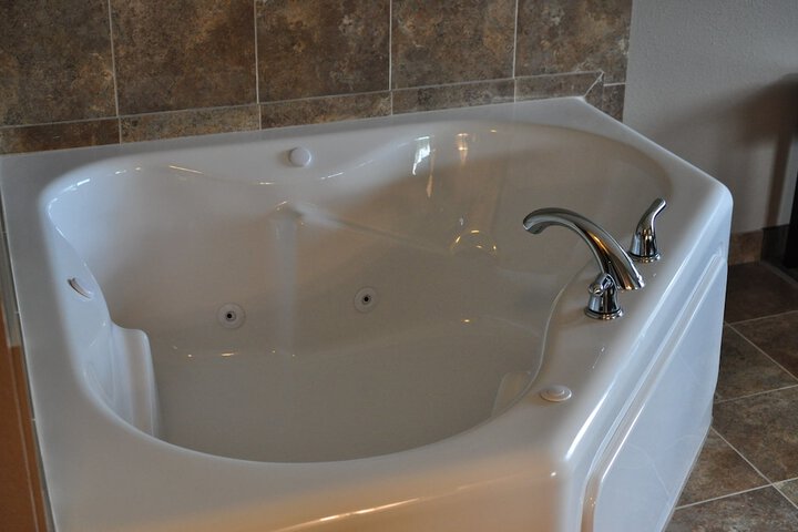 Hot Tub 48 of 52