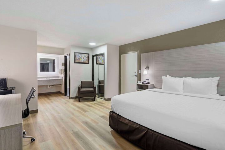 Room 16 of 29