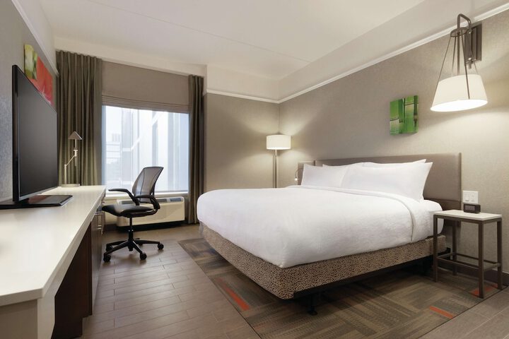 Room 8 of 31