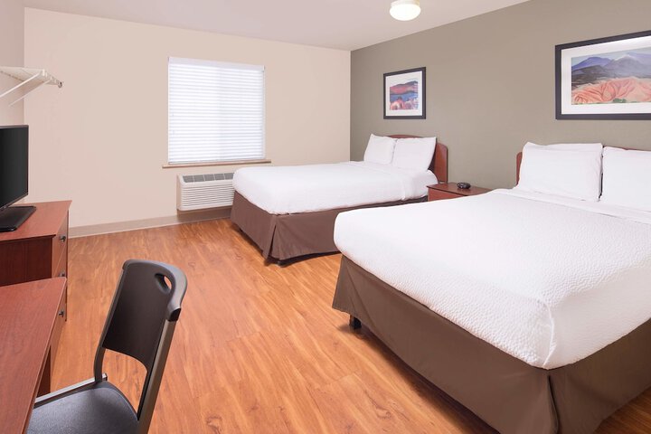 Room 6 of 16