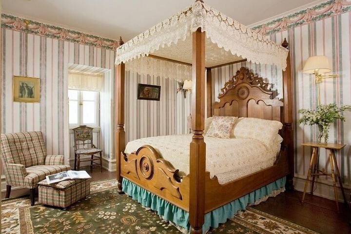 Garth Woodside Mansion B & B