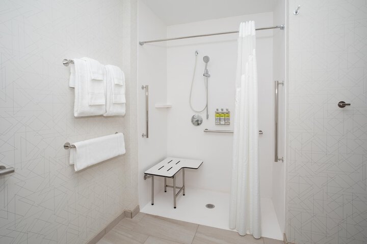 Room 10 of 37