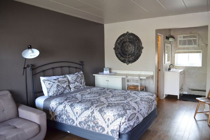 Room 35 of 53