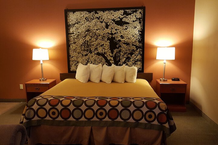 Room 8 of 24