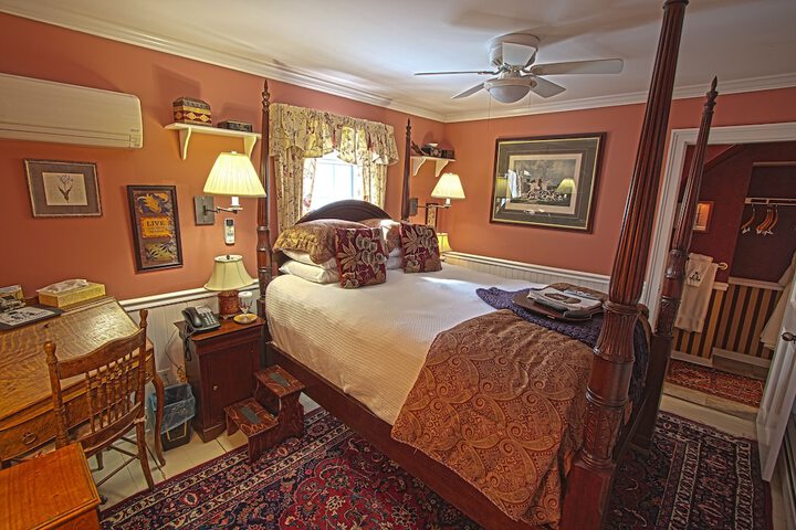 Room 120 of 200