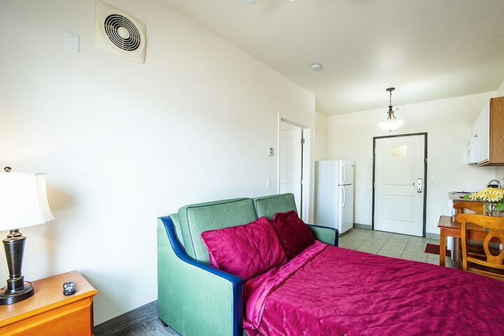 Room 27 of 87