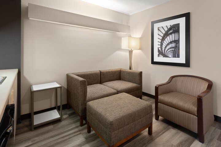 Americas Best Value Inn & Suites Racine