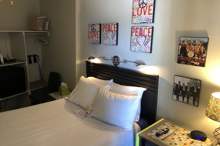 Room 30 of 47