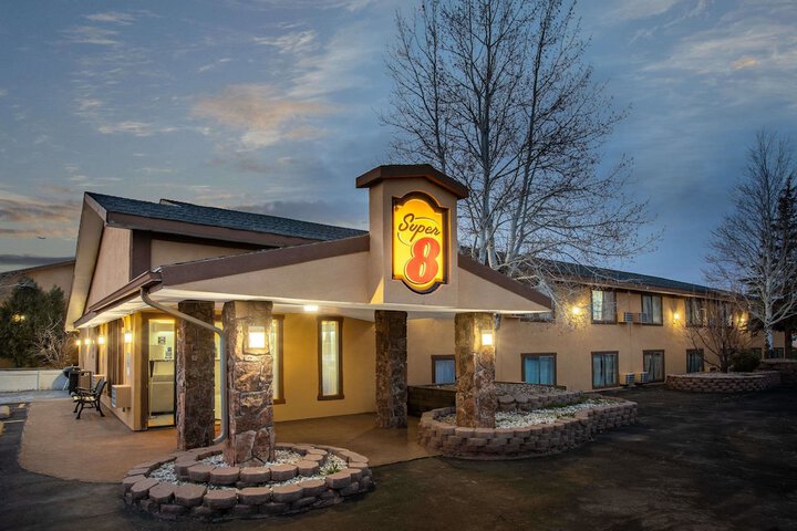 Hotel 4 of 25