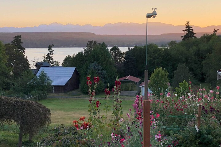 Breathtaking Port Ludlow Home w / Deck & Yard