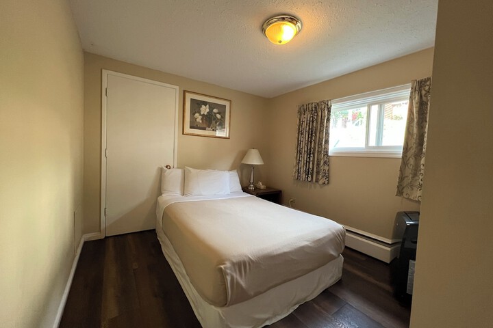 Room 76 of 153