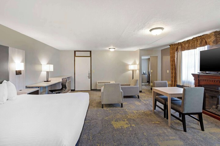Room 15 of 43