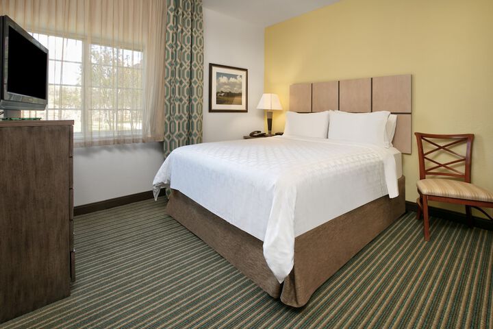 Room 6 of 25