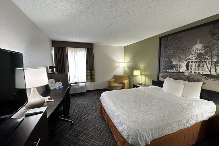 Room 12 of 34