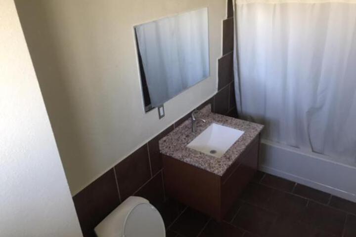 Galleria Inn Montclair / Ontario