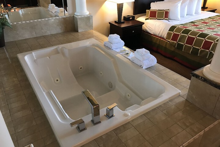 Hot Tub 76 of 78