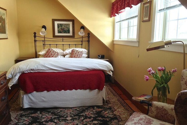Room 2 of 6