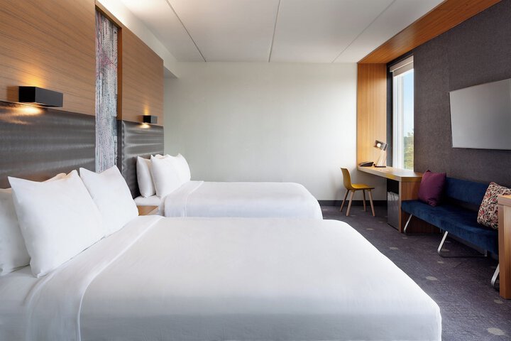 Room 17 of 46