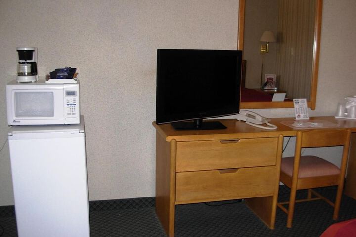 Room 16 of 40