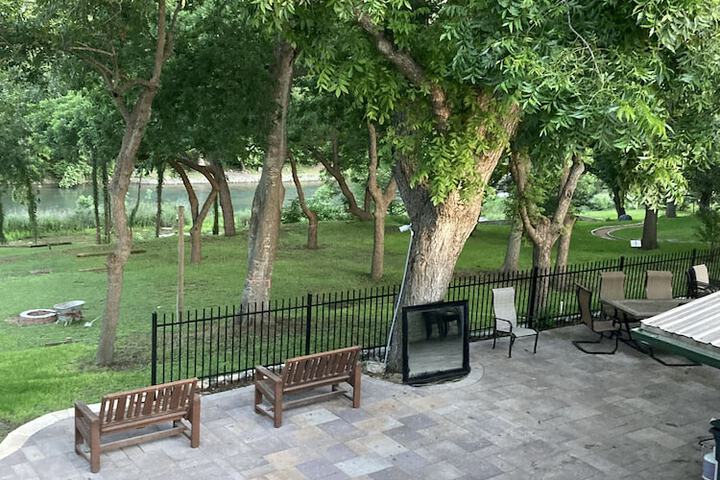 Horseshoe Riverside Lodge