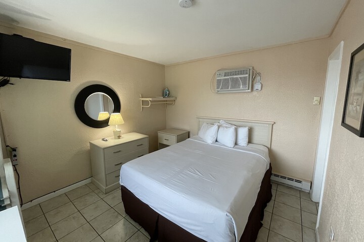 Room 8 of 26