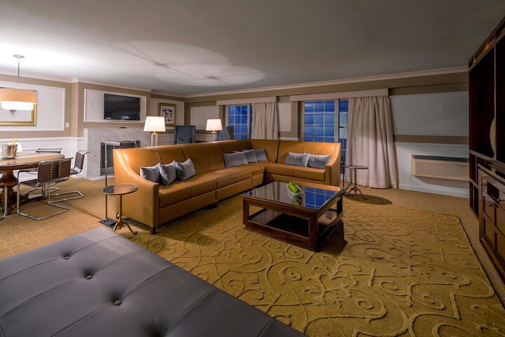 Room 28 of 68