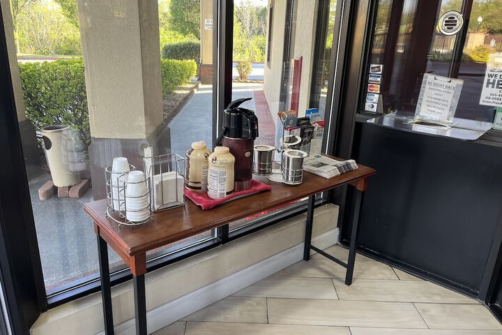 Breakfast/Coffee Service 22 of 22