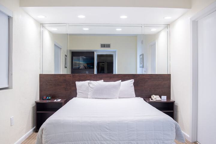 Room 32 of 47