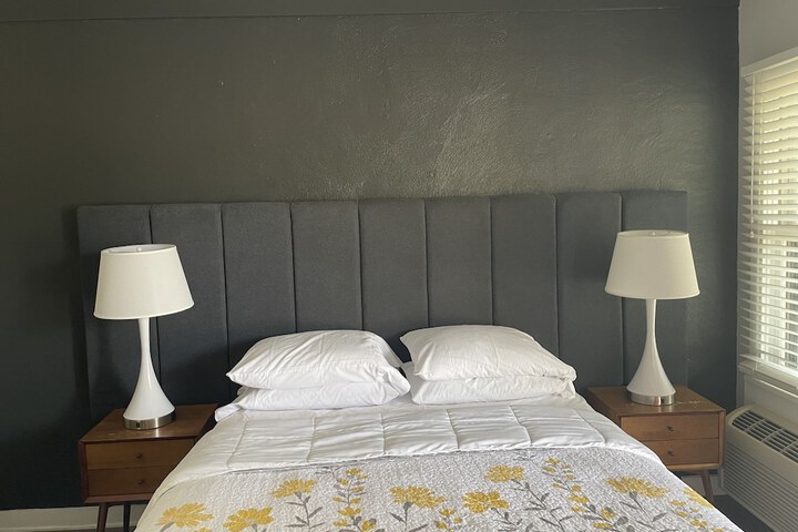 Room 30 of 47