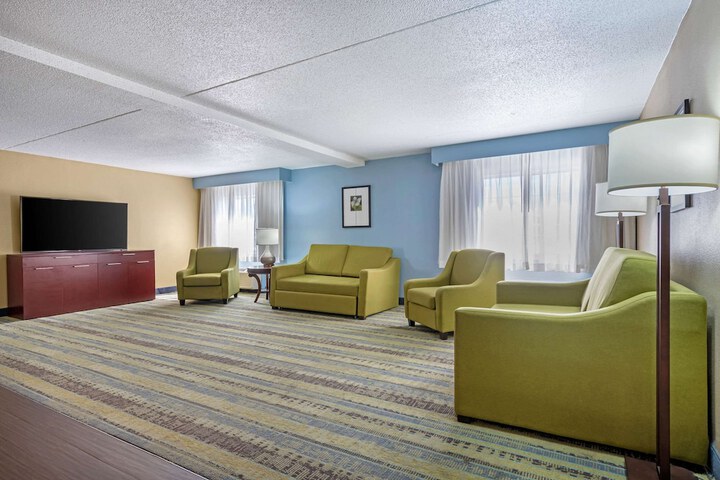 Room 42 of 131