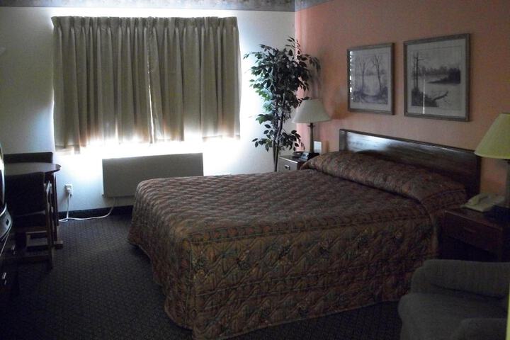 Room 27 of 33