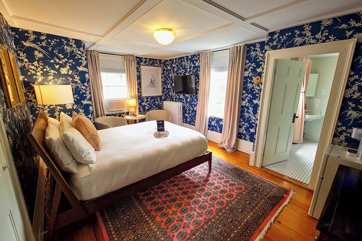 Sally Webster Inn