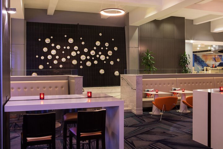Lounge 61 of 70