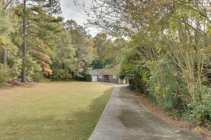 Lakefront Westminster Retreat w / Boat Dock!