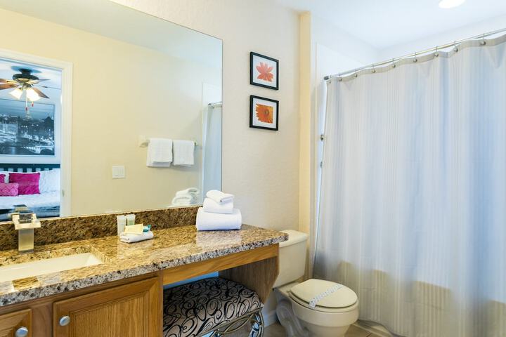 Room 32 of 53