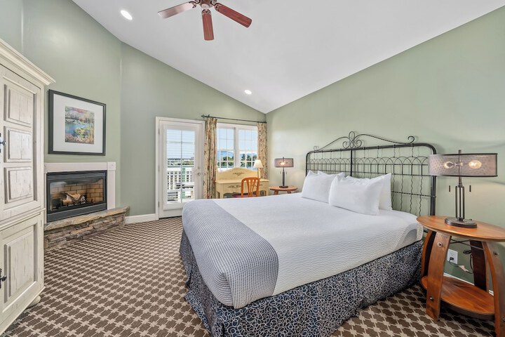 Cambria Pines Lodge