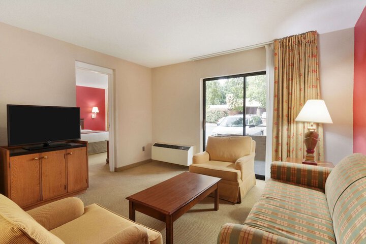 Room 8 of 24