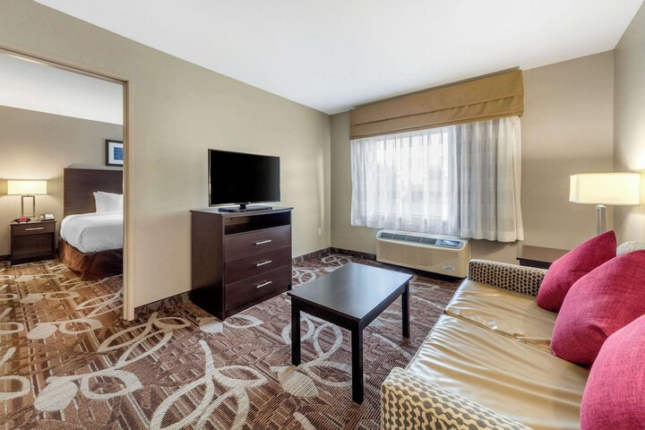 Room 34 of 48